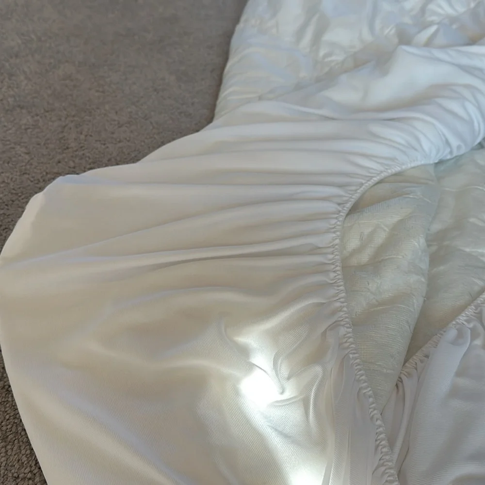 Twin size fitted mattress cover